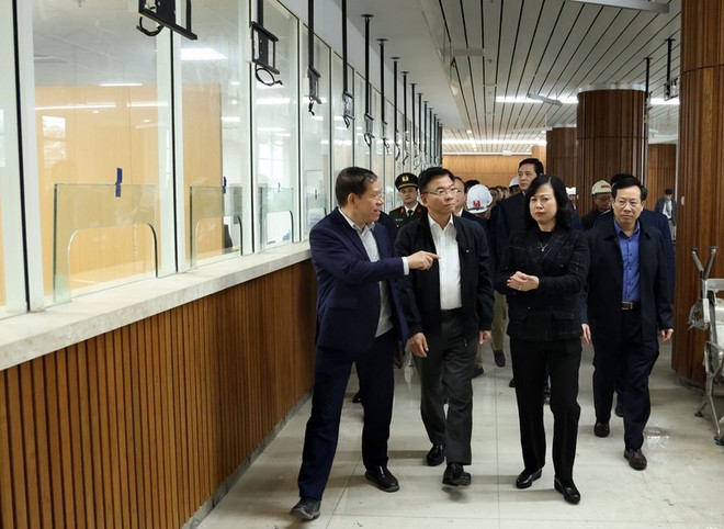 Phó Thủ tướng Lê Thành Long kiểm tra tại dự án Cơ sở 2 Bệnh viện Việt Đức