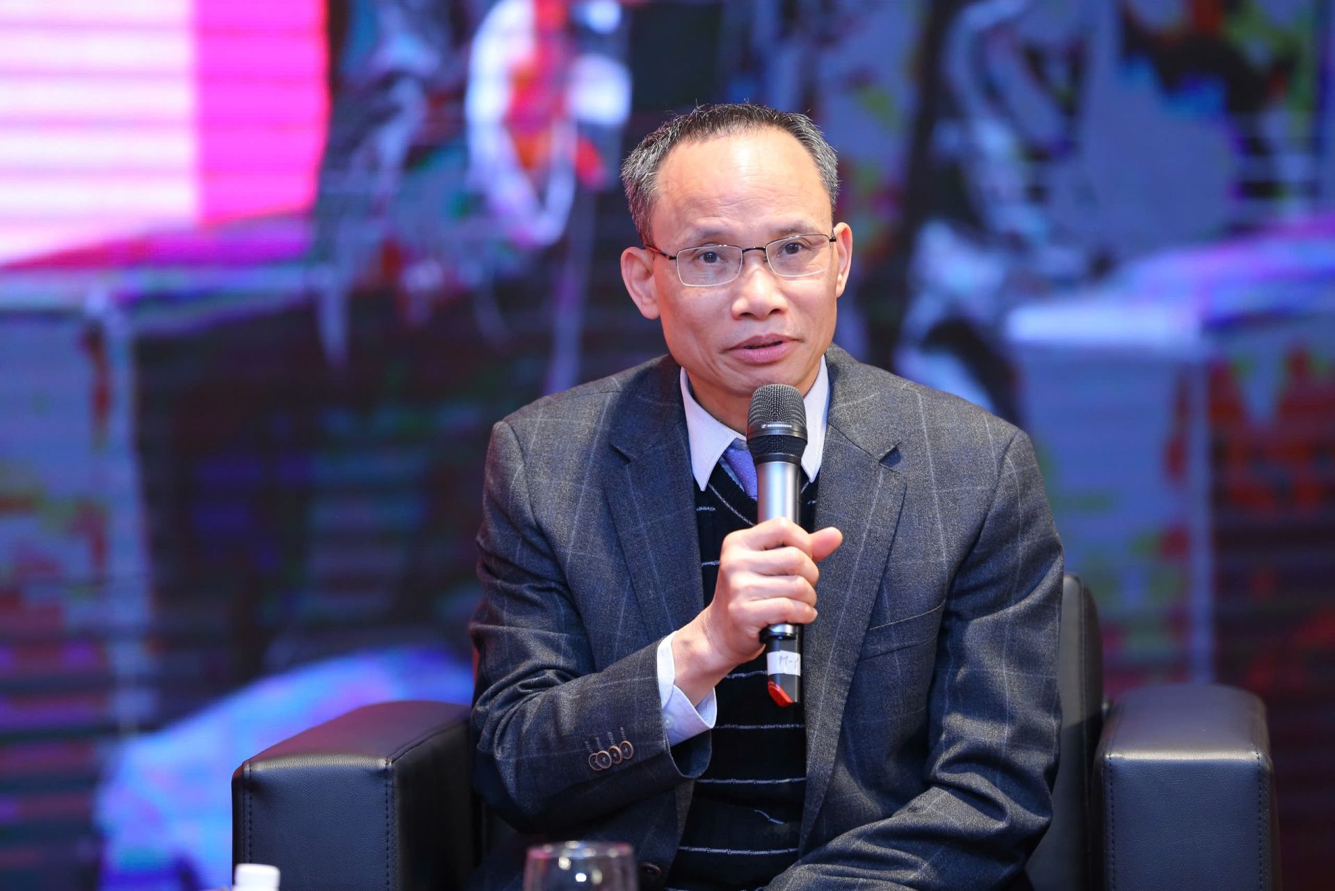 TS. Cấn Văn Lực, Chuyên gia Kinh tế Trưởng BIDV, Thành viên Hội đồng tư vấn chính sách tài chính - tiền tệ Quốc gia TS. Cấn Văn Lực, Chuyên gia Kinh tế Trưởng BIDV, Thành viên Hội đồng tư vấn chính sách tài chính - tiền tệ Quốc gia