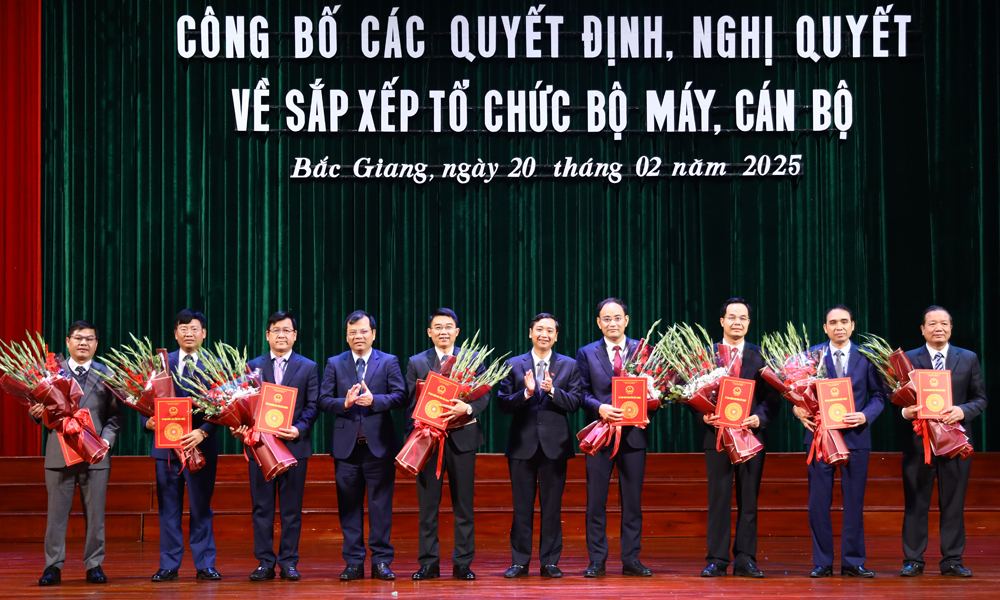 Bắc Giang: Công bố các quyết định, nghị quyết về sắp xếp tổ chức bộ máy, cán bộ