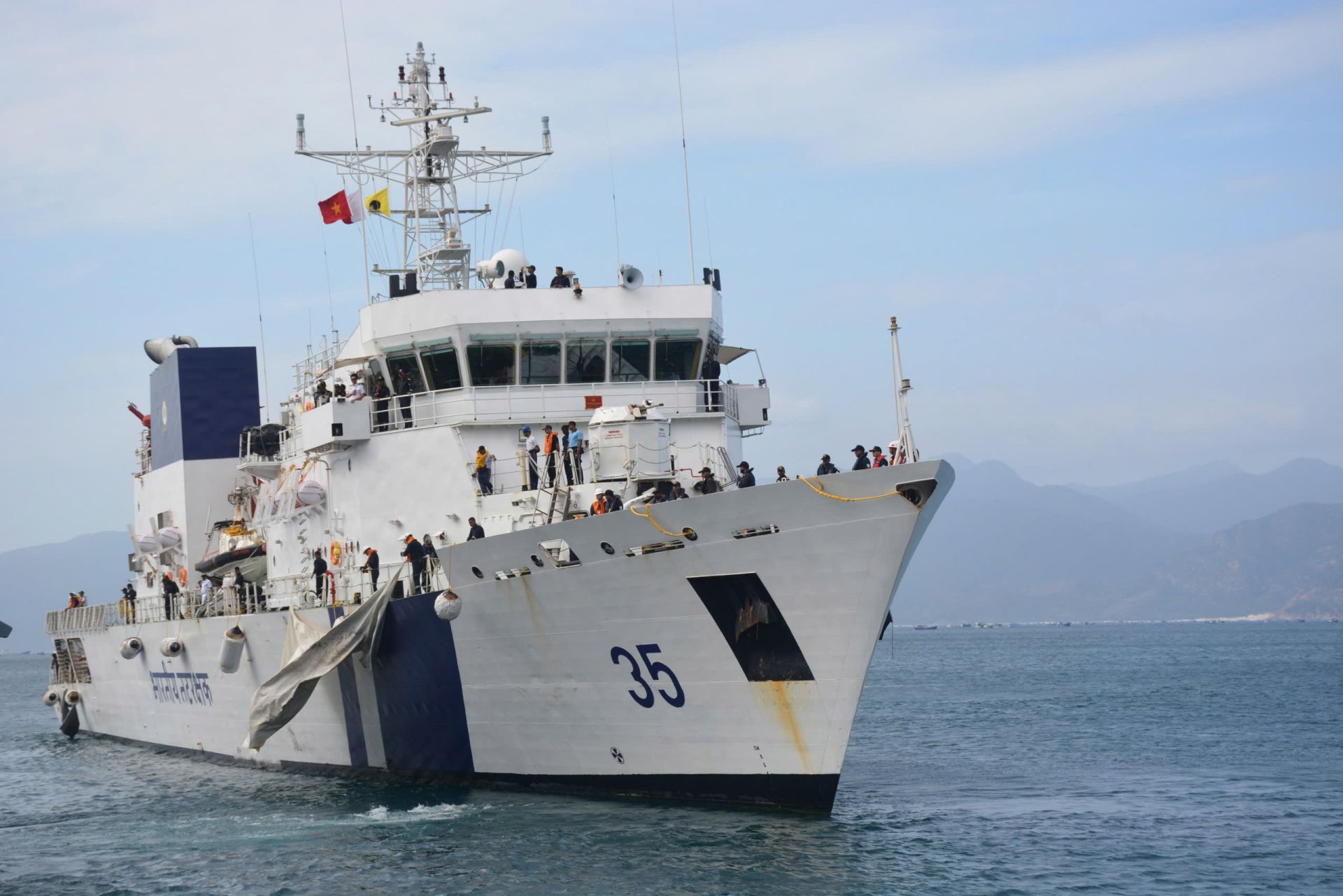 Tàu Ấn Độ Icgs Veera thuộc Lực lượng Bảo vệ bờ biển Ấn Độ.