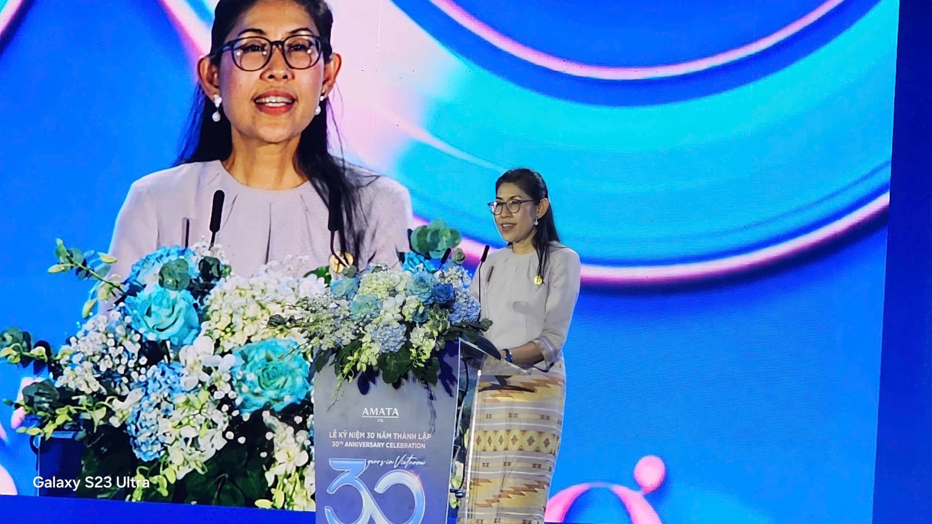 Bà Urawadee Sriphiromya Đại sứ đặc mệnh toàn quyền Vương quốc Thái Lan phát biểu về tình hữu nghị hợp tác bền chặt giữa hai đất nước Việt Nam- Thái lan Bà Urawadee Sriphiromya Đại sứ đặc mệnh toàn quyền Vương quốc Thái Lan phát biểu về tình hữu nghị hợp tác bền chặt giữa hai đất nước Việt Nam- Thái lan