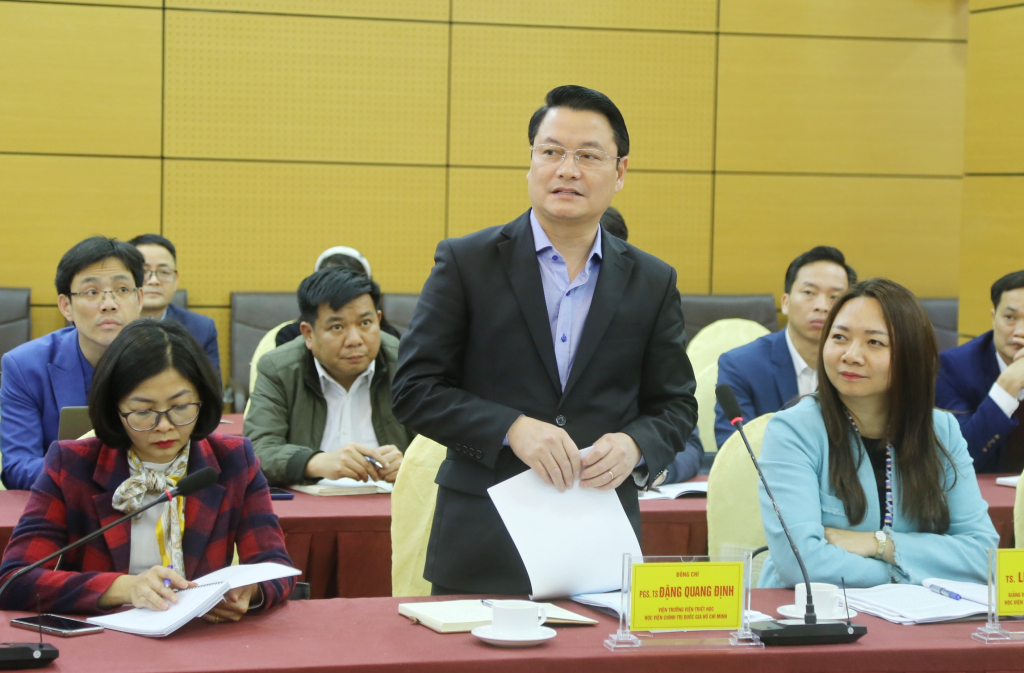 PGS.TS Đặng Quang Định, Viện trưởng Viện Triết, Học viện Chính trị quốc gia Hồ Chí Minh phát biểu tại buổi làm việc. PGS.TS Đặng Quang Định, Viện trưởng Viện Triết, Học viện Chính trị quốc gia Hồ Chí Minh phát biểu tại buổi làm việc.