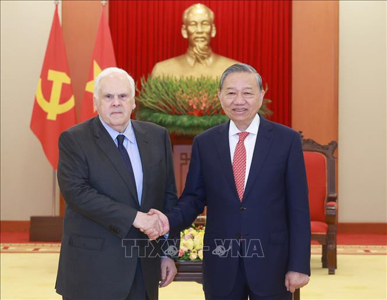 Tổng Bí thư Tô Lâm tiếp ông Frederick W.Smith, Nhà sáng lập kiêm Chủ tịch điều hành Tập đoàn FedEx (Hoa Kỳ) Ảnh: TTXVN