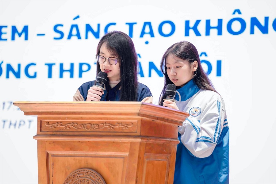 Em Nguyễn Thanh Trúc và em Nguyễn Ngọc Trâm thuộc nhóm đại sứ trung học STEMherVN chia sẻ cảm nghĩ trong quá trình tham gia dự án Em Nguyễn Thanh Trúc và em Nguyễn Ngọc Trâm thuộc nhóm đại sứ trung học STEMherVN chia sẻ cảm nghĩ trong quá trình tham gia dự án