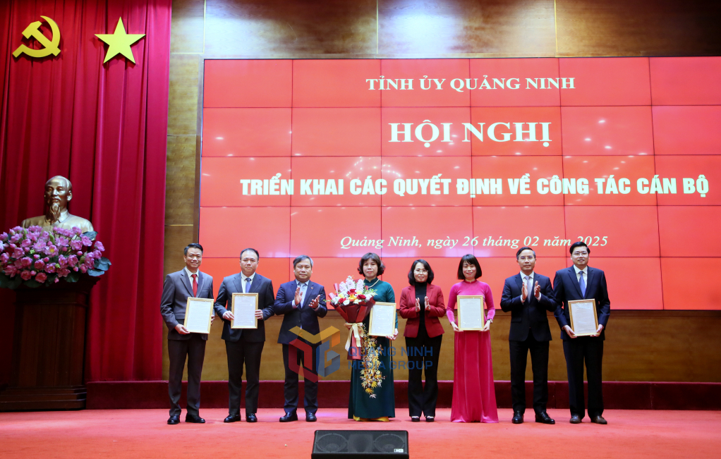 Quảng Ninh công bố nghị quyết thành lập, tổ chức lại các cơ quan chuyên môn thuộc UBND tỉnh và công tác cán bộ