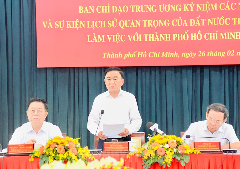 Ông Trần Cẩm Tú phát biểu tại buổi làm việc Ông Trần Cẩm Tú phát biểu tại buổi làm việc