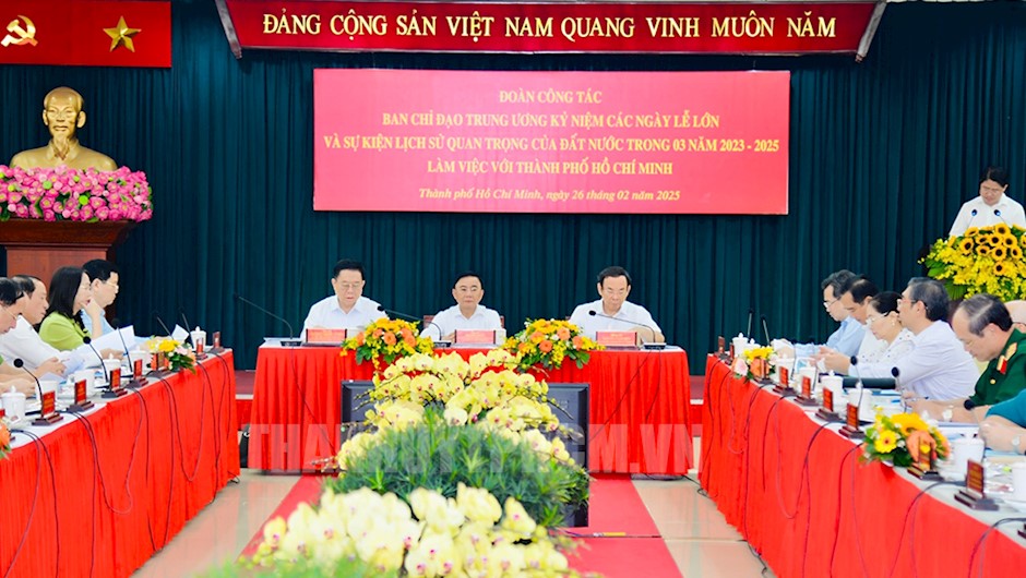 Quang cảnh buổi làm việc Quang cảnh buổi làm việc