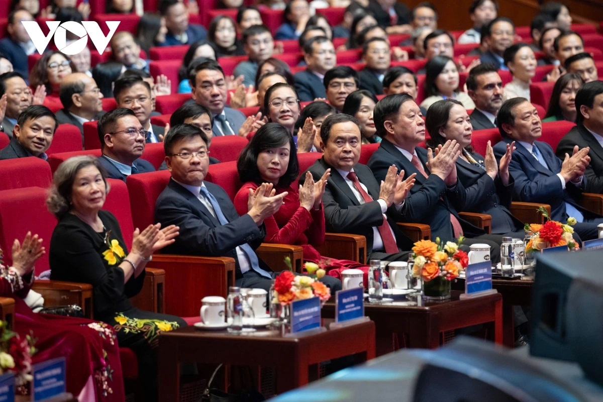 Các đại biểu tham dự buổi lễ Các đại biểu tham dự buổi lễ