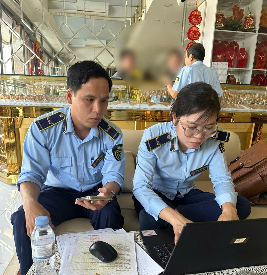 Lực lượng chức năng kiểm tra tại cơ sở