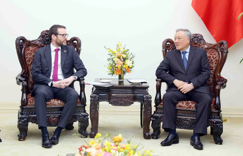 Phó Thủ tướng Thường trực Chính phủ Nguyễn Hòa Bình nhấn mạnh Việt Nam rất coi trọng tăng cường quan hệ Đối tác chiến lược với Vương quốc Anh và mong muốn nâng cấp quan hệ này lên mức cao hơn trong thời gian tới - Ảnh: VGP/Nguyễn Hoàng