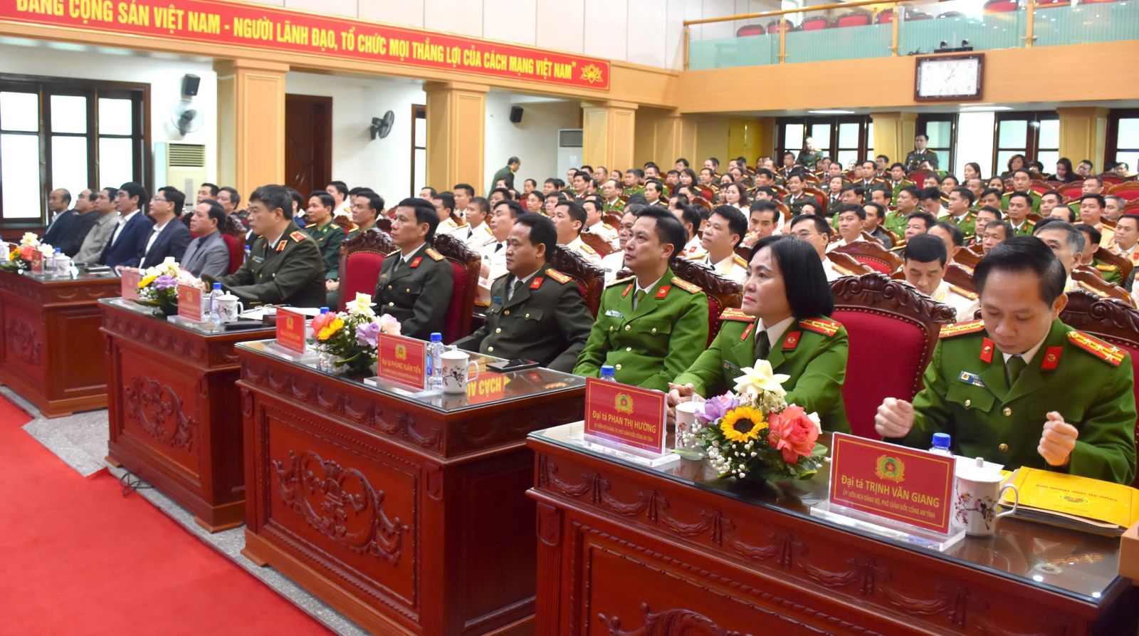 Các đại biểu tham dự hội nghị