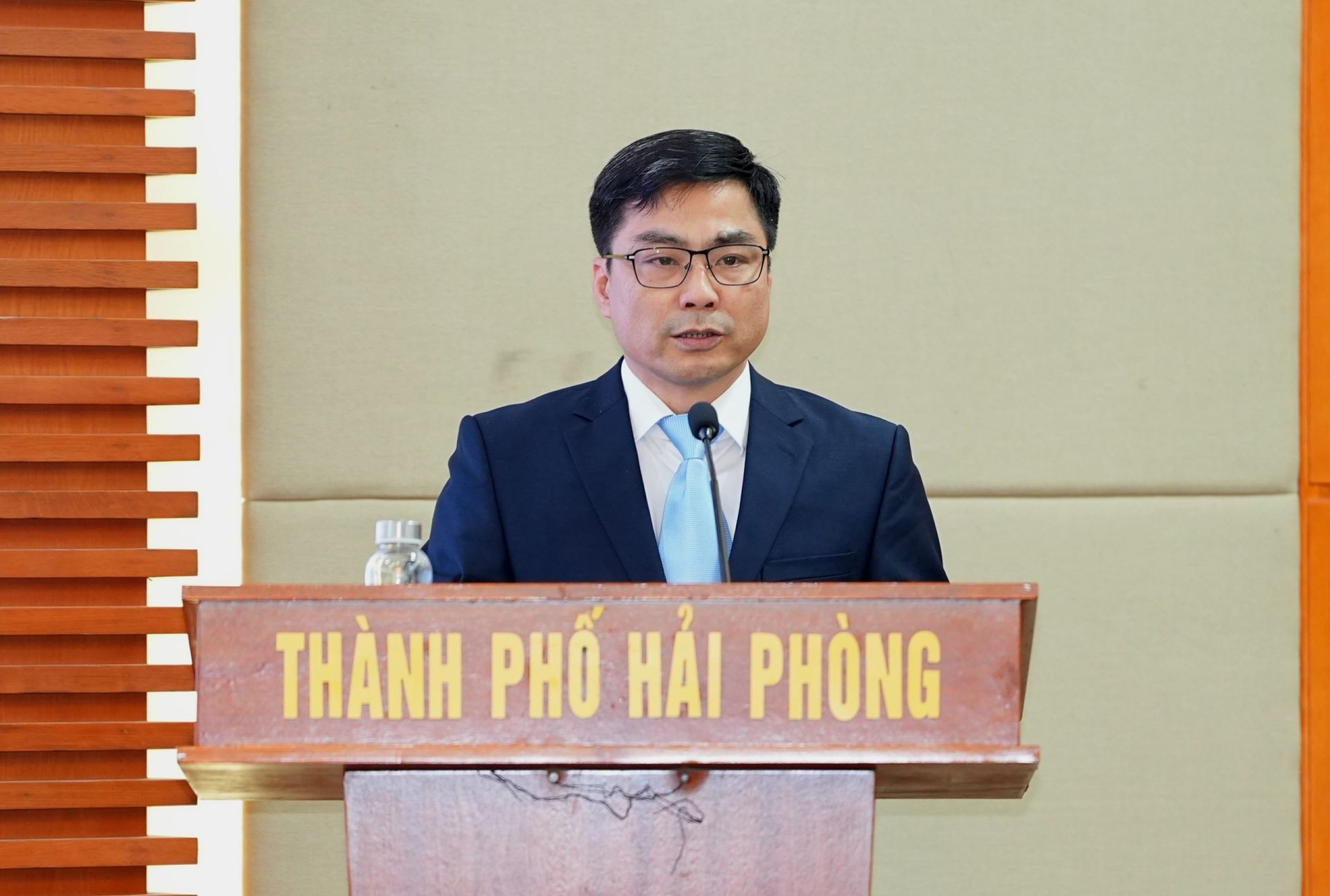 Tân Tổng Giám đốc Ban Quản lý Dự án ĐTXD các công trình giao thông và nông nghiệp Hải Phòng - Đào Sỹ Ngọc phát biểu nhận nhiệm vụ.