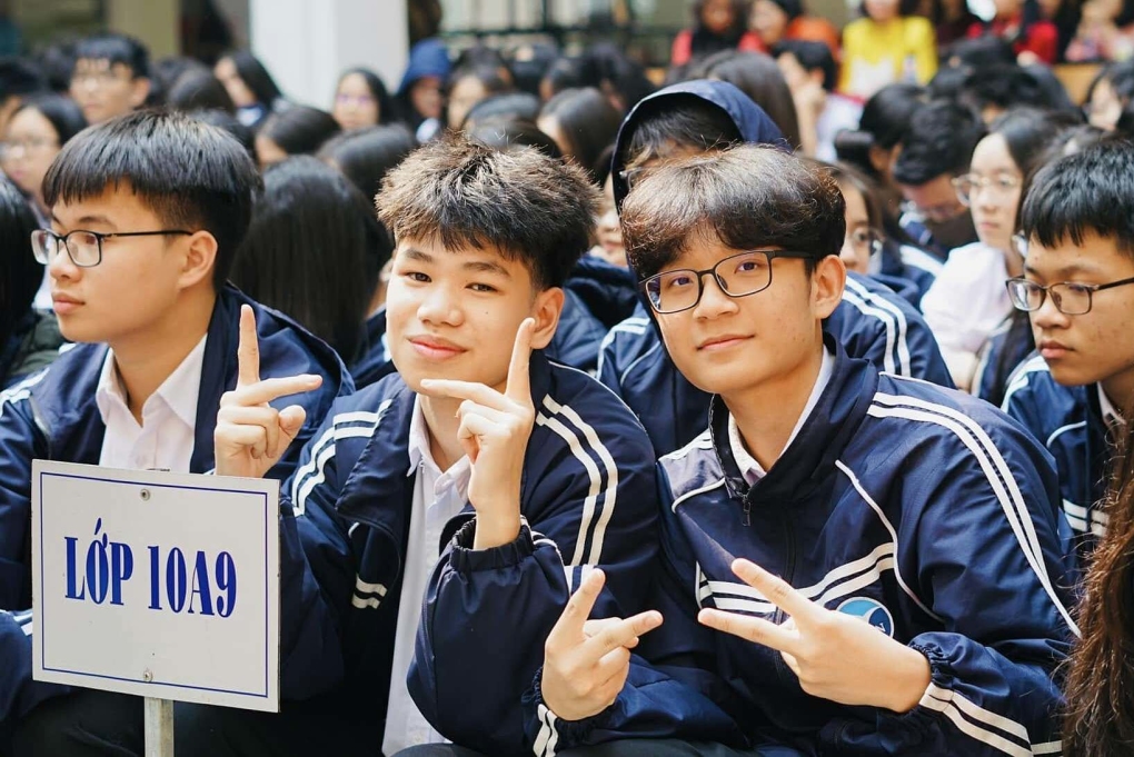 Học sinh trường THPT chuyên Ngoại ngữ. Ảnh: Fanpage nhà trường