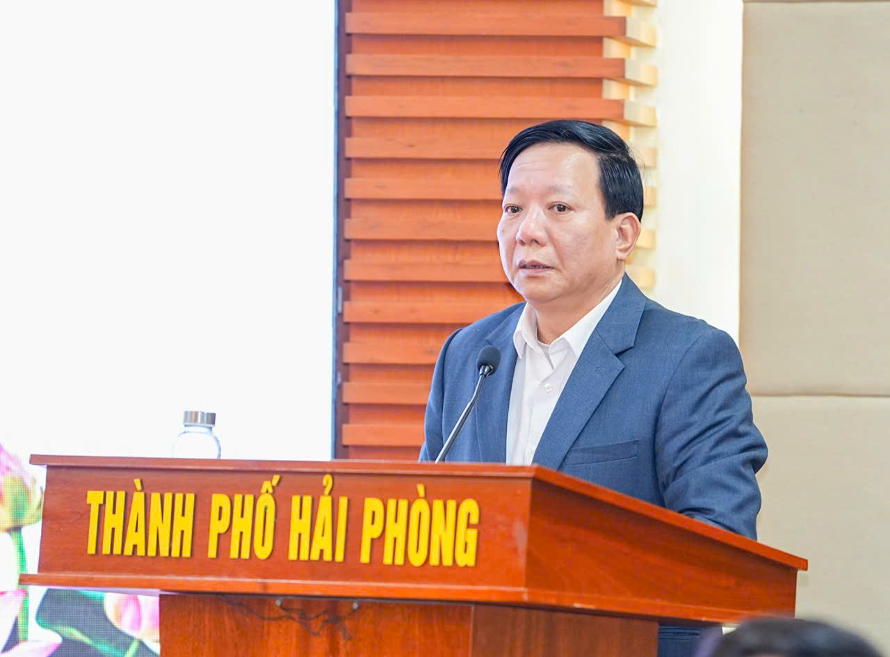 Phó Chủ tịch UBND thành phố Nguyễn Đức Thọ phát biểu tại Hội nghị.