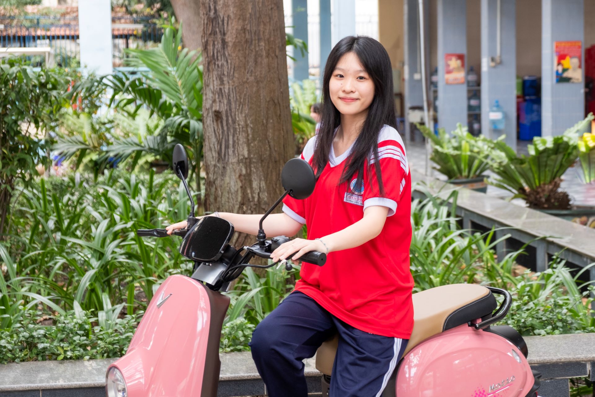 Nguyễn Ngọc Phương Uyên (THPT Trần Phú, TP.HCM) nhận định VinFast Motio có thiết kế đẹp và tạo cảm giác thoải mái cho người sử dụng.