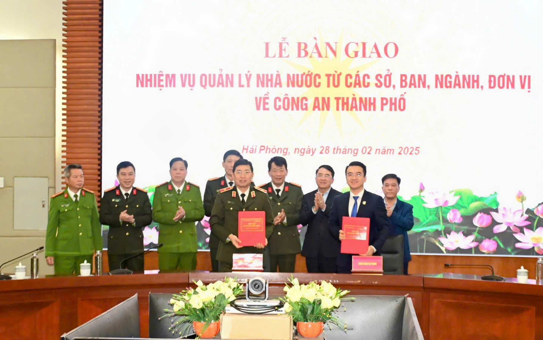 B&agrave;n giao nhiệm vụ quản l&yacute; nh&agrave; nước về cai nghiện ma t&uacute;y v&agrave; quản l&yacute; sau cai nghiện ma t&uacute;y