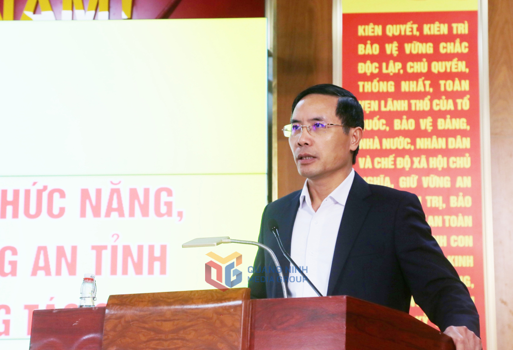 Ông Phạm Đức Ấn, Phó Bí thư Tỉnh ủy, Chủ tịch UBND tỉnh phát biểu tại buổi lễ. Ông Phạm Đức Ấn, Phó Bí thư Tỉnh ủy, Chủ tịch UBND tỉnh phát biểu tại buổi lễ.