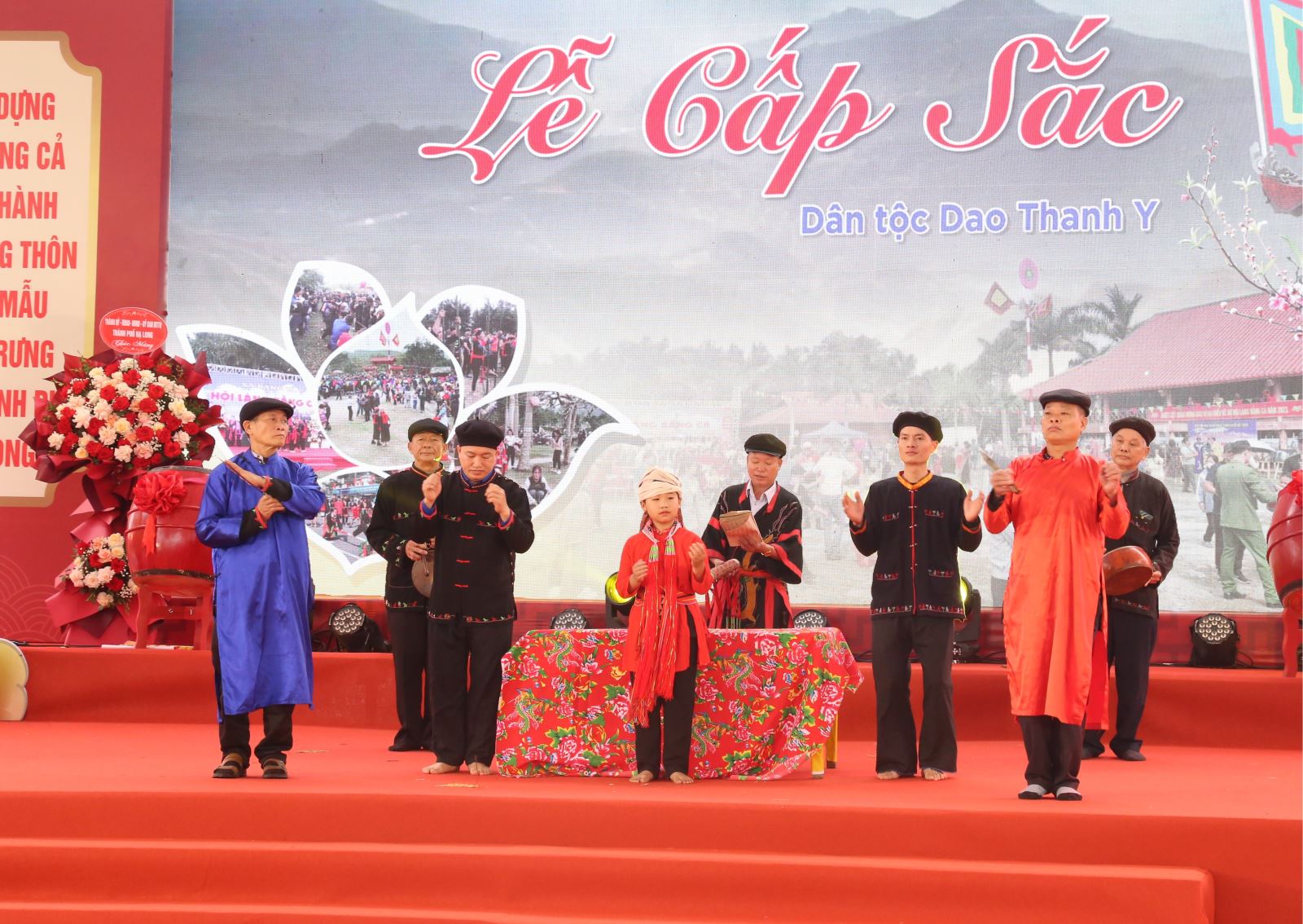 Tiết mục múa thể hiện nghi thức Cấp sắc của người Dao Thanh Y xã Bằng Cả.