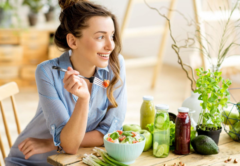 Chế độ ăn uống sinh hoạt lành mạnh giúp cải thiện tình trạng lãnh cảm ở nữ giới