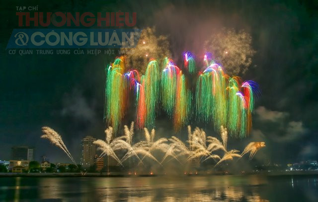 DIFF 2025 - Mùa pháo hoa dài nhất, lớn nhất lịch sử Lễ hội Pháo hoa quốc tế Đà Nẵng hứa hẹn nhiều kịch tính nhất với những “nhân tố bí ẩn” và sẽ mở ra một kỷ nguyên mới của pháo hoa Đà Nẵng. Ảnh: Huỳnh Sơn