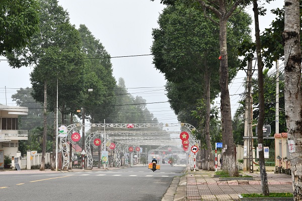 Một đường phố thị trấn Tô Hạp, huyện Khánh Sơn