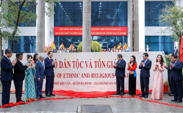 Cần xây dựng đề án phát triển bình đẳng, lành mạnh, văn minh trong các tôn giáo, dân tộc