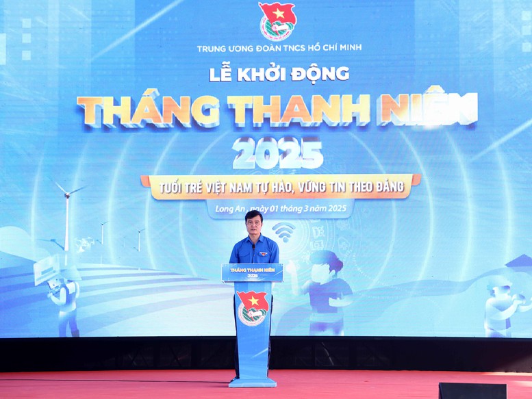 Bí thư thứ nhất Ban Chấp hành Trung ương Đoàn TNCS Hồ Chí Minh Bùi Quang Huy cho biết, không chỉ tạo ra hàng trăm nghìn công trình, phần việc thanh niên có giá trị, Tháng Thanh niên còn là trường học thực tiễn phong phú, rộng lớn, môi trường xã hội lành mạnh cho thanh niên - Ảnh: VGP/Đức Tuân Bí thư thứ nhất Ban Chấp hành Trung ương Đoàn TNCS Hồ Chí Minh Bùi Quang Huy cho biết, không chỉ tạo ra hàng trăm nghìn công trình, phần việc thanh niên có giá trị, Tháng Thanh niên còn là trường học thực tiễn phong phú, rộng lớn, môi trường xã hội lành mạnh cho thanh niên - Ảnh: VGP/Đức Tuân