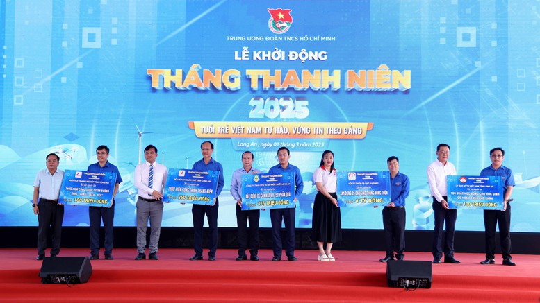 Thanh niên là yếu tố quan trọng đưa đất nước vững bước vào kỷ nguyên mới