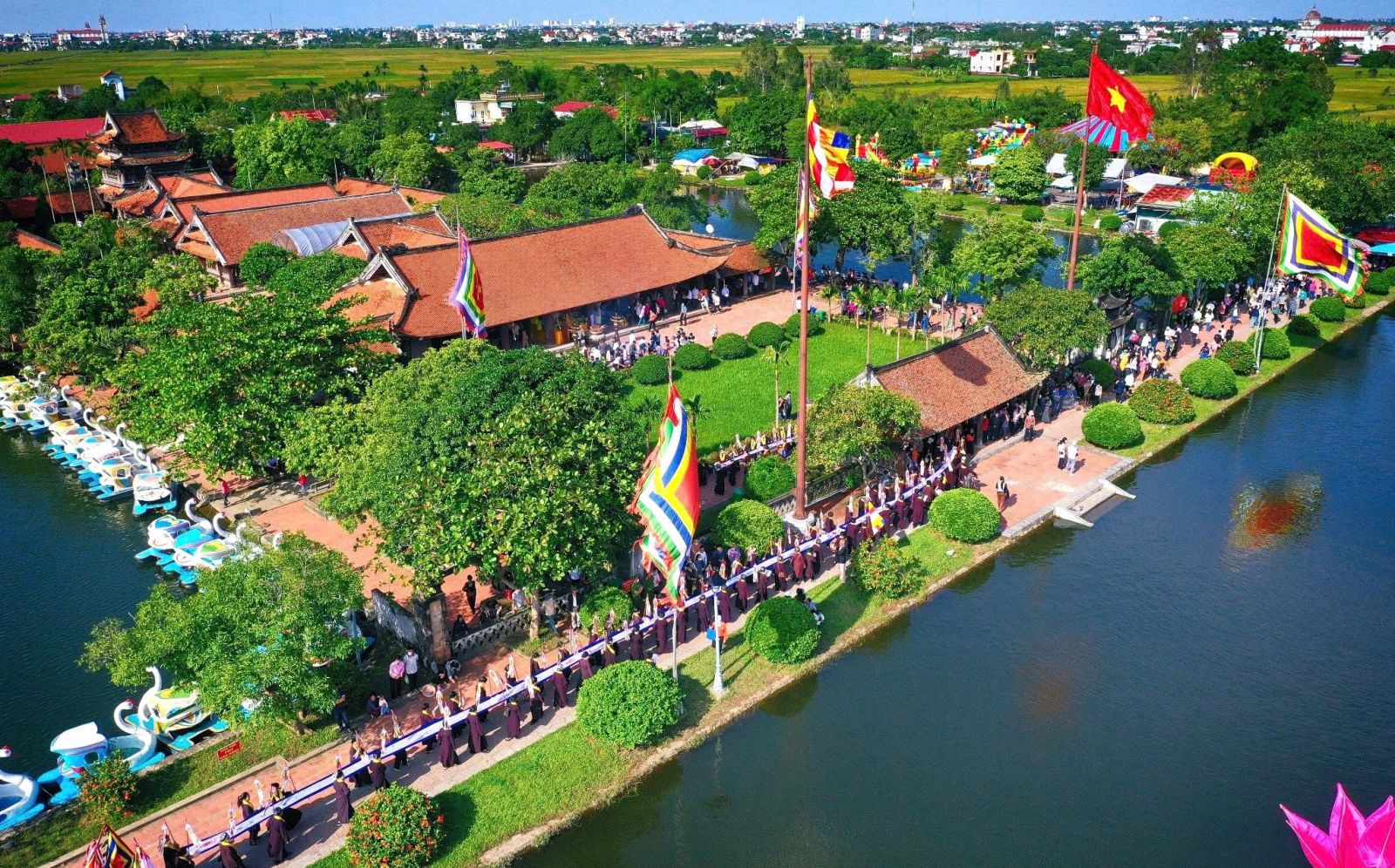 Lễ hội chùa Keo mùa xuân là điểm hẹn thú vị trên hành trình du xuân