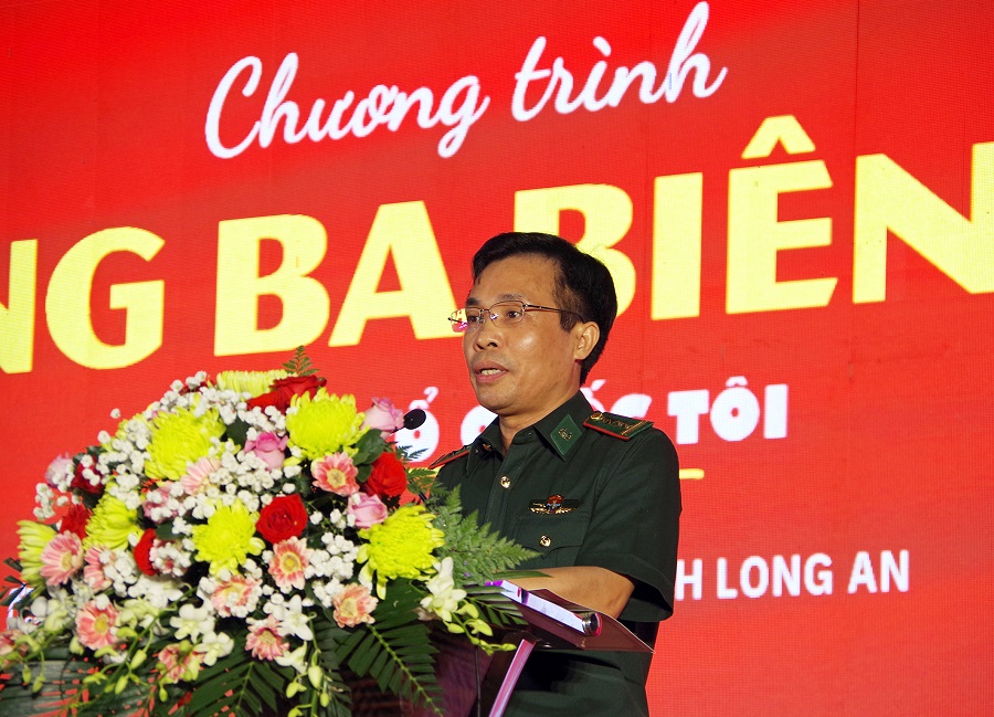 Đại tá Vũ Quốc Ân - Phó Chính ủy Bộ đội Biên phòng phát biểu tại chương trình