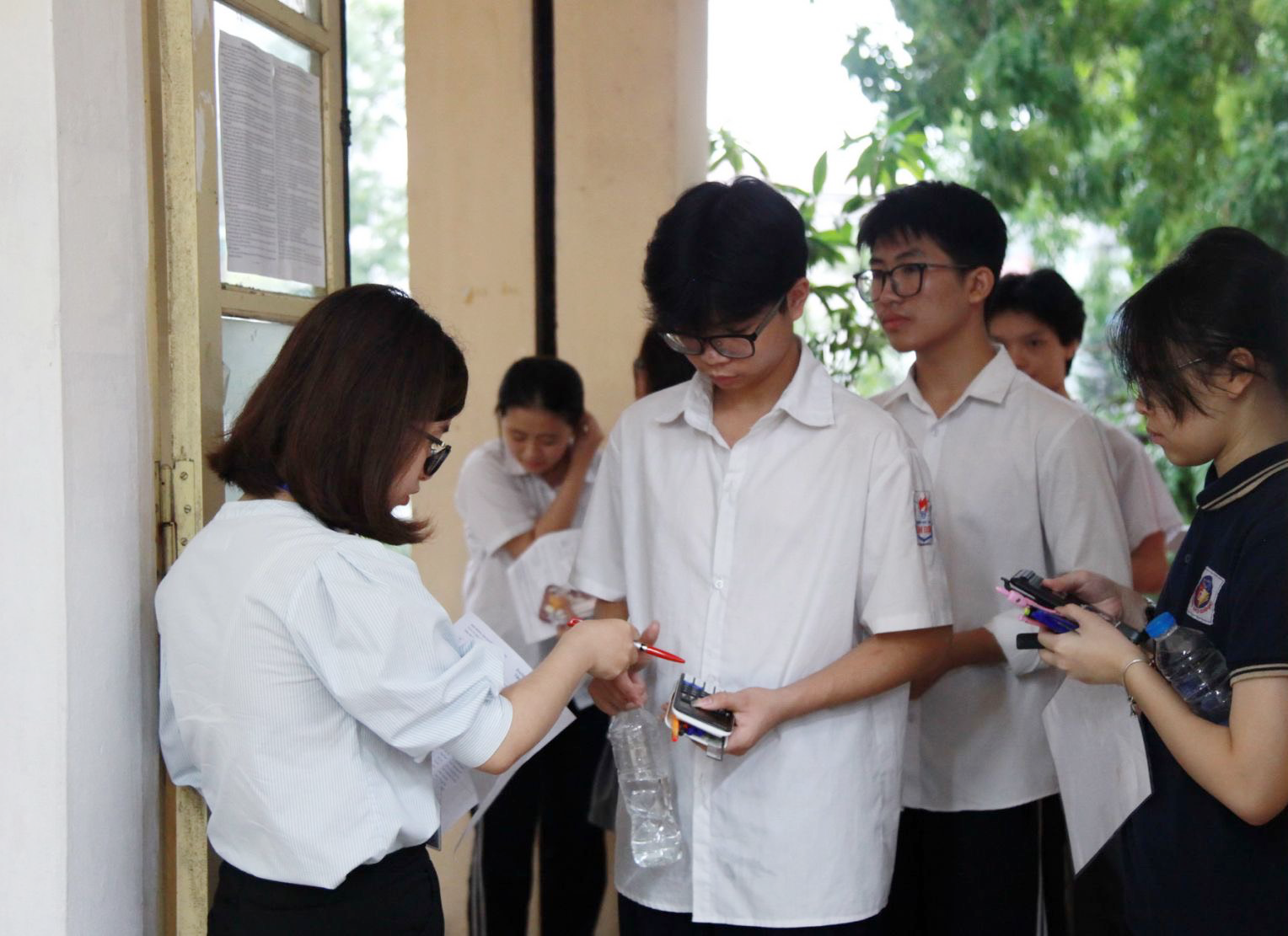 Hiện 63 tỉnh, thành đã công bố phương án tuyển sinh vào lớp 10 năm học 2025-2026, trong đó có môn thi thứ ba. (Ảnh minh họa)