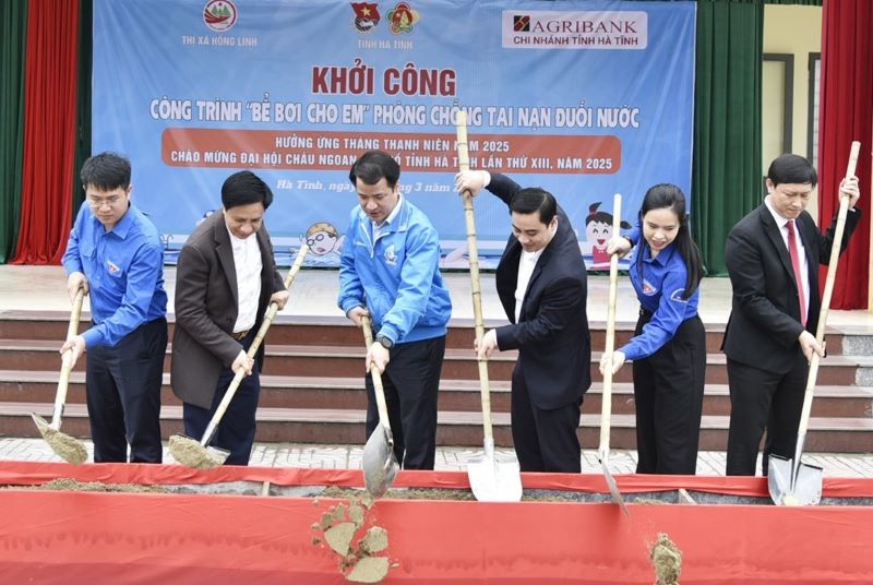Khởi công công trình Khởi công công trình
