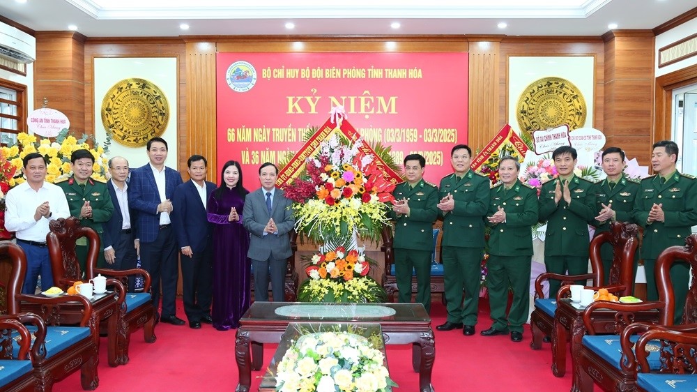 Phó Bí thư Thường trực Tỉnh ủy Thanh Hóa thăm, chúc mừng Bộ Chỉ huy Bộ đội Biên phòng tỉnh