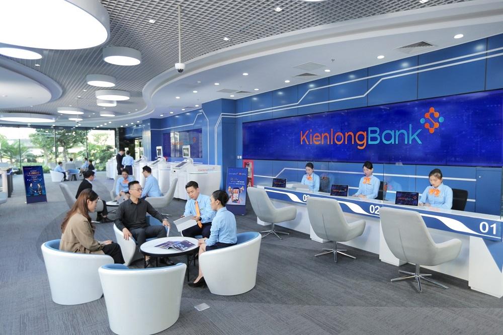 Kienlongbank giảm l&atilde;i suất huy động kỳ hạn 13-36 th&aacute;ng xuống 0,2%/năm, kỳ hạn 60 th&aacute;ng xuống 0,1%/năm. Đ&acirc;y l&agrave; lần giảm l&atilde;i suất thứ 2 li&ecirc;n tiếp của Kienlongbank trong v&ograve;ng chưa đầy một tuần. (Ảnh minh họa)