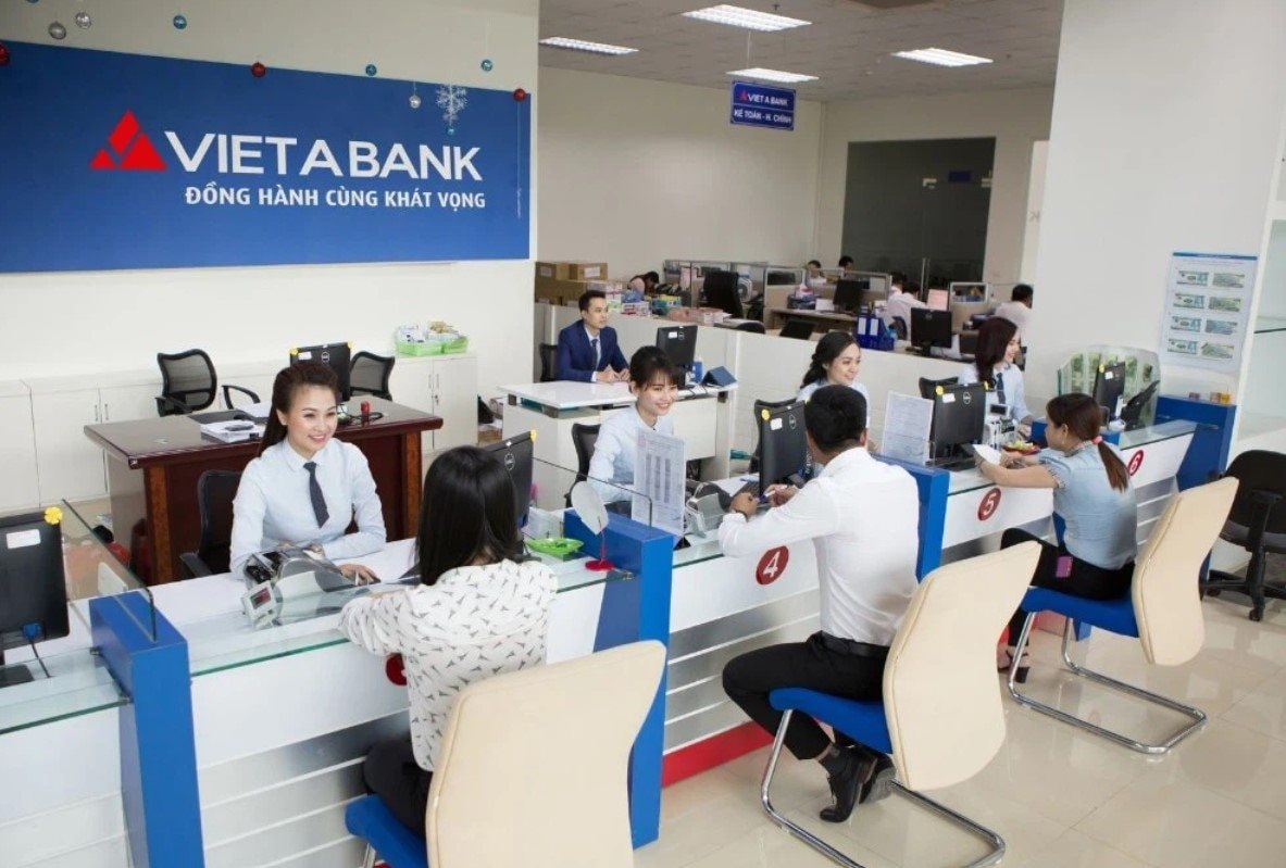 Viet A Bank cũng giảm l&atilde;i suất huy động tại c&aacute;c kỳ hạn từ 12-36 th&aacute;ng, với mức giảm 0,1%/năm trong s&aacute;ng nay. (Ảnh minh họa)