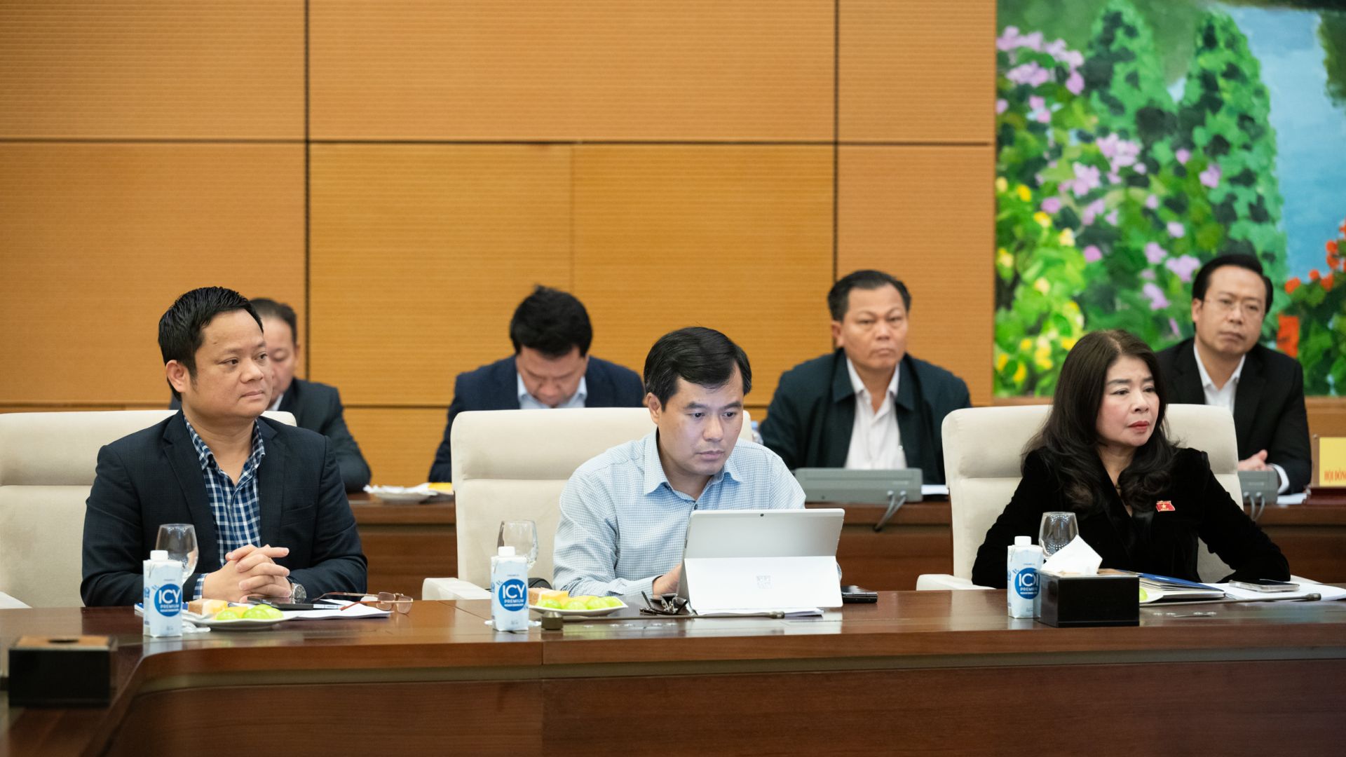 Các đại biểu tham dự phiên họp