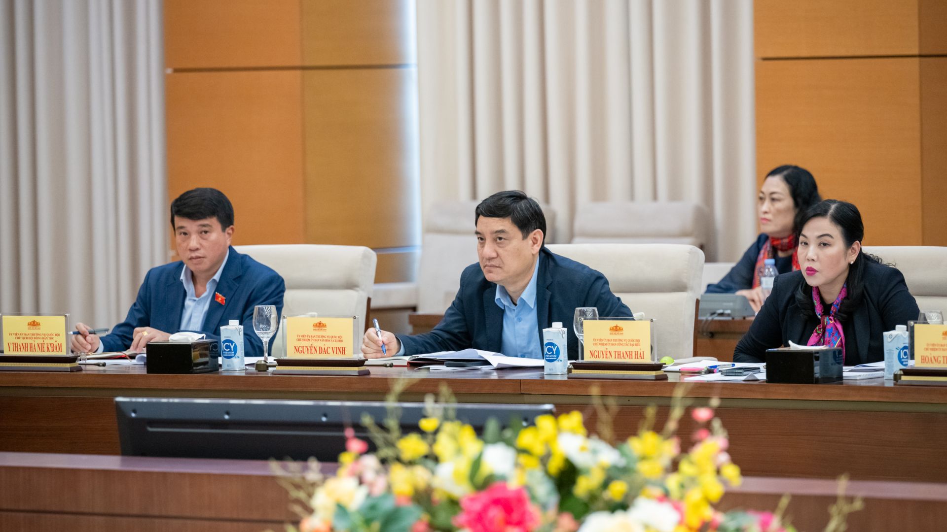 Các đại biểu tham dự phiên họp