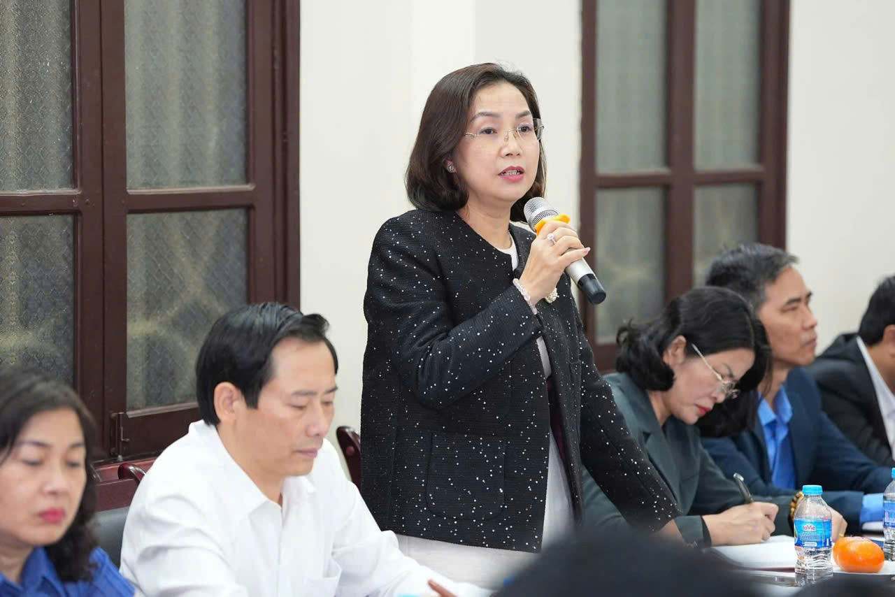 Trưởng phòng GD&ĐT quận Hồng Bàng phát biểu tại buổi làm việc