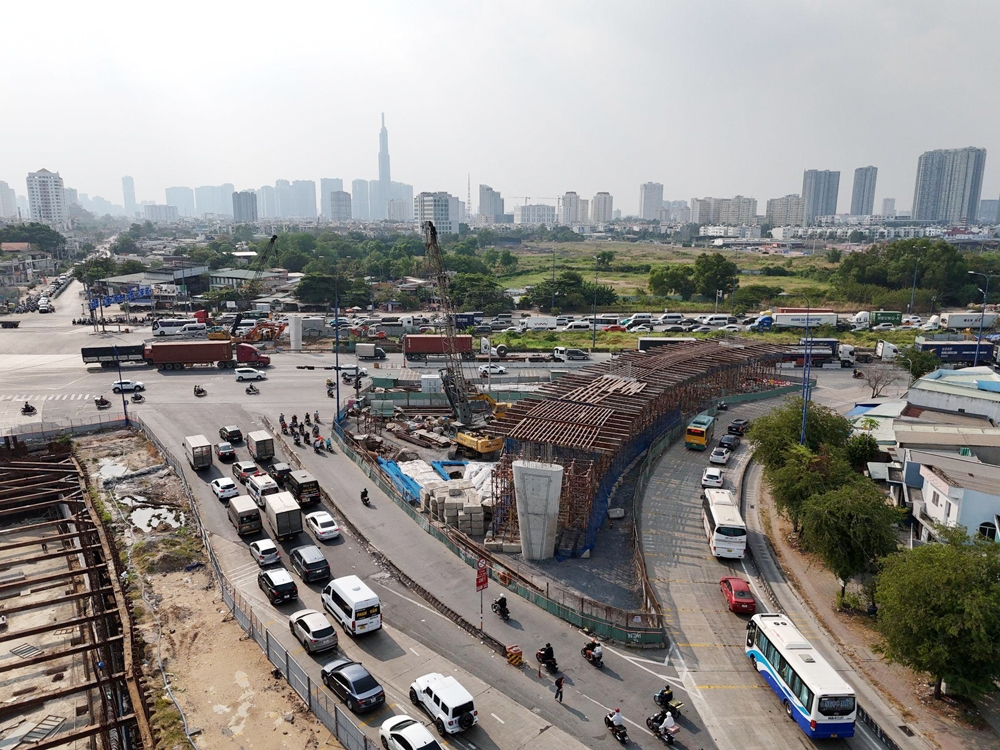 nút giao thông An Phú (TP. Thủ Đức) có tổng vốn đầu tư hơn 3.400 tỉ đồng, hiện đã đạt gần 60% khối lượng sau hơn hai năm thi công