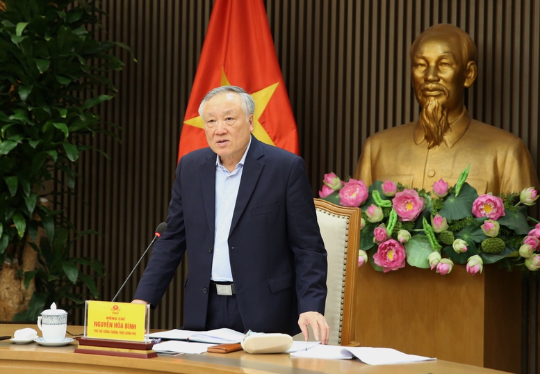 Phó Thủ tướng Thường trực Chính phủ Nguyễn Hòa Bình phát biểu tại cuộc họp - Ảnh: VGP/Nguyễn Hoàng Phó Thủ tướng Thường trực Chính phủ Nguyễn Hòa Bình phát biểu tại cuộc họp - Ảnh: VGP/Nguyễn Hoàng
