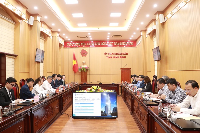 Quang cảnh buổi làm việc Quang cảnh buổi làm việc