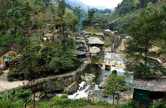 Bản Cát Cát là một trong những điểm đến hấp dẫn nhất mà du khách không nên bỏ lỡ khi đến với Sapa. Bản Cát Cát là một trong những điểm đến hấp dẫn nhất mà du khách không nên bỏ lỡ khi đến với Sapa.