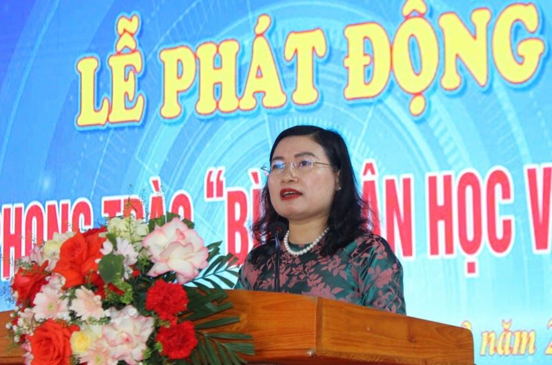 Giám đốc Sở GD&ĐT Hà Tĩnh Nguyễn Thị Nguyệt phát biểu tại buổi lễ. Giám đốc Sở GD&ĐT Hà Tĩnh Nguyễn Thị Nguyệt phát biểu tại buổi lễ.