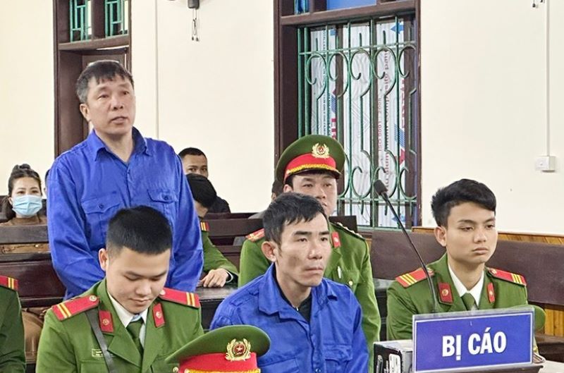 2 bị cáo tại phiên tòa.