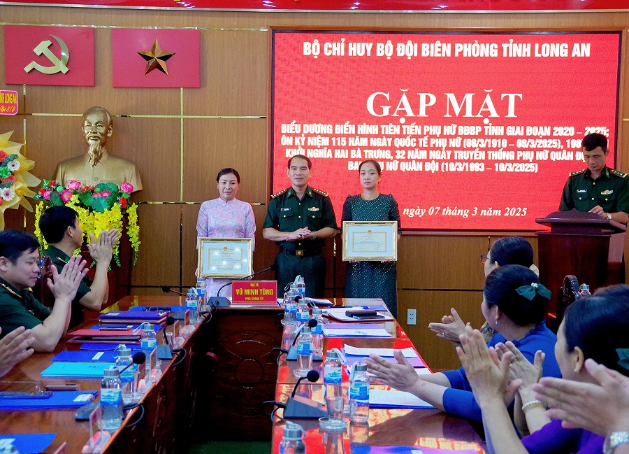 02 cá nhân đã có thành tích xuất sắc trong công tác phụ nữ và phong trào phụ nữ giai đoạn 2020 – 2025 được Bộ đội Biên phòng tỉnh tặng giấy khen