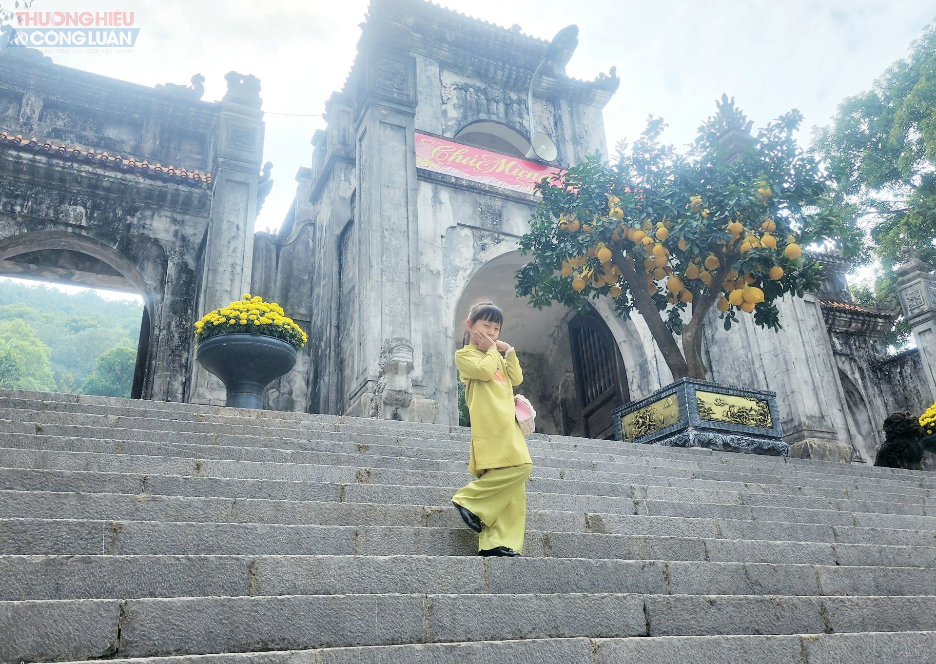 Đền Bà Triệu tại xã Triệu Lộc (Hậu Lộc) là điểm đến tâm linh của du khách vào những ngày đầu xuân mới. Đền Bà Triệu tại xã Triệu Lộc (Hậu Lộc) là điểm đến tâm linh của du khách vào những ngày đầu xuân mới.