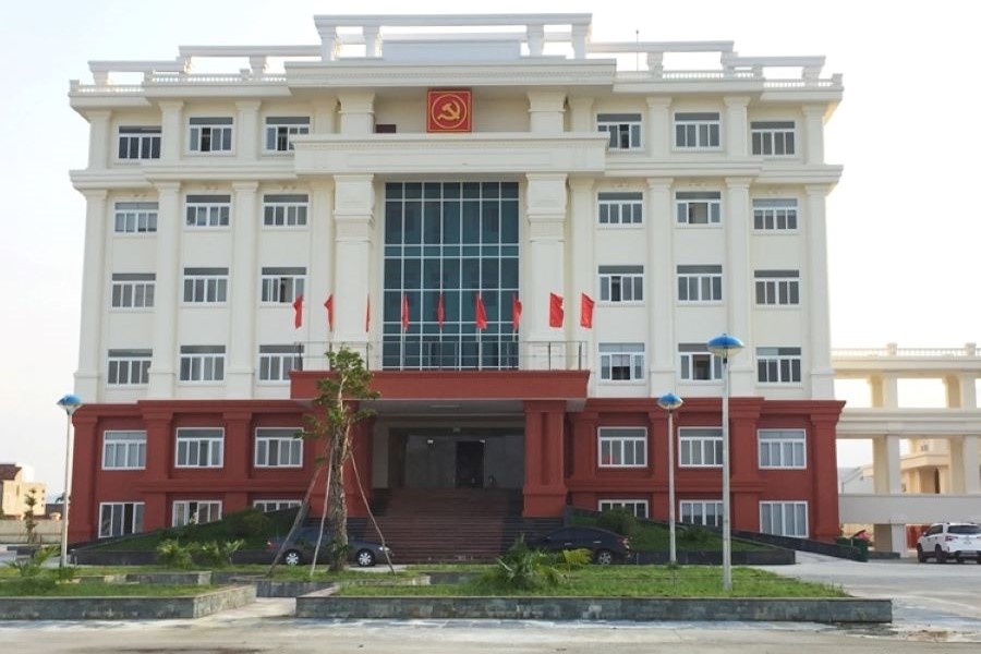 Quảng Bình tạm dừng các công trình xây dựng, nâng cấp trụ sở cấp huyện, xã