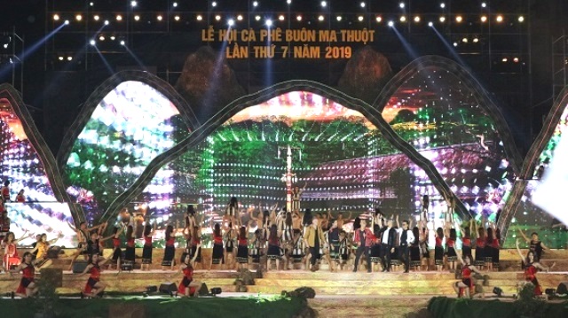 Lễ hội cà phê Buôn Ma Thuột lần thứ 9 sắp được khai mạc với nhiều hoạt động sôi nổi, hấp dẫn. Lễ hội cà phê Buôn Ma Thuột lần thứ 9 sắp được khai mạc với nhiều hoạt động sôi nổi, hấp dẫn.