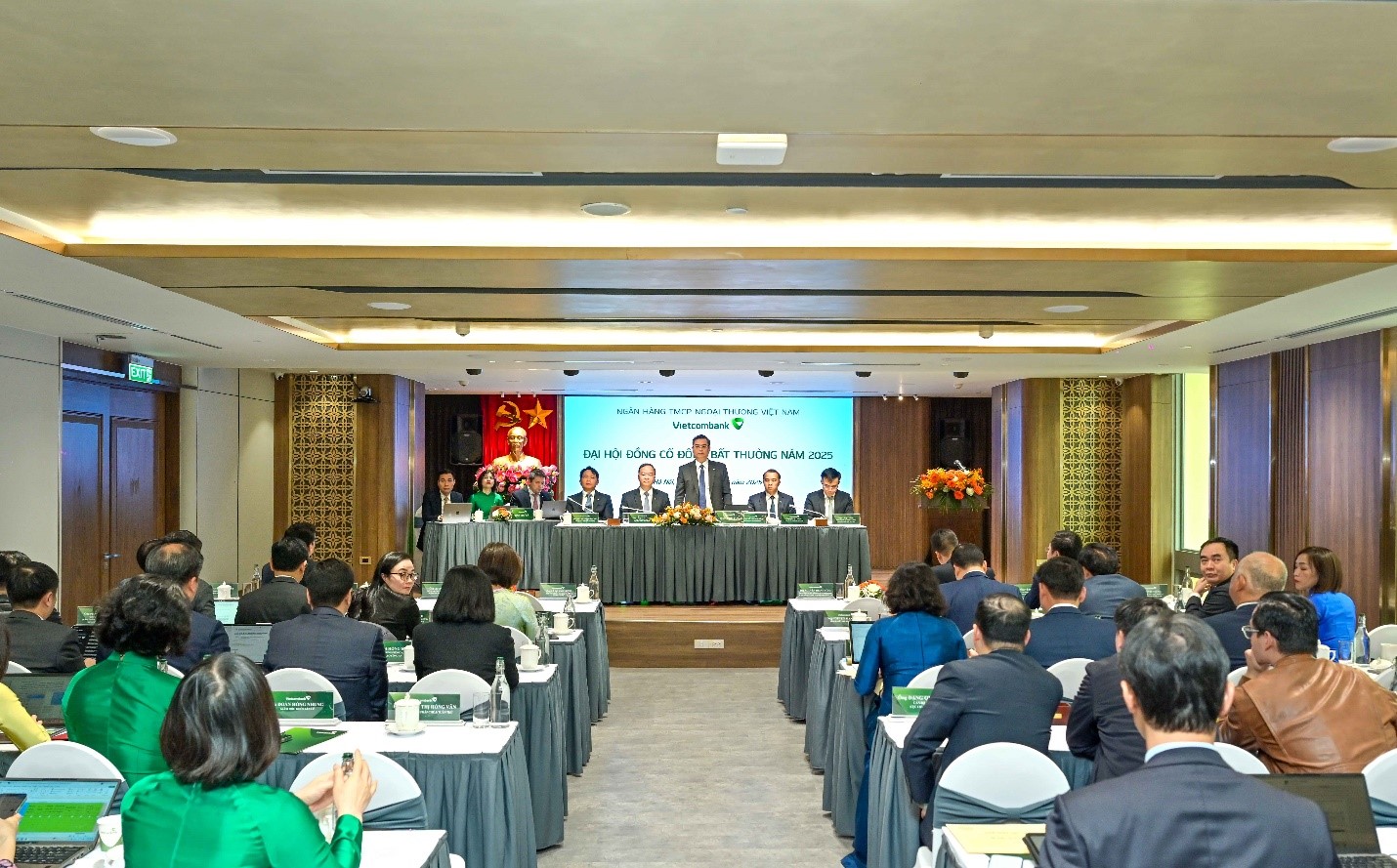 ĐHĐCĐ bất thường Vietcombank tháng 3/2025: Bầu bổ sung 01 thành viên, miễn nhiệm 01 thành viên HĐQT