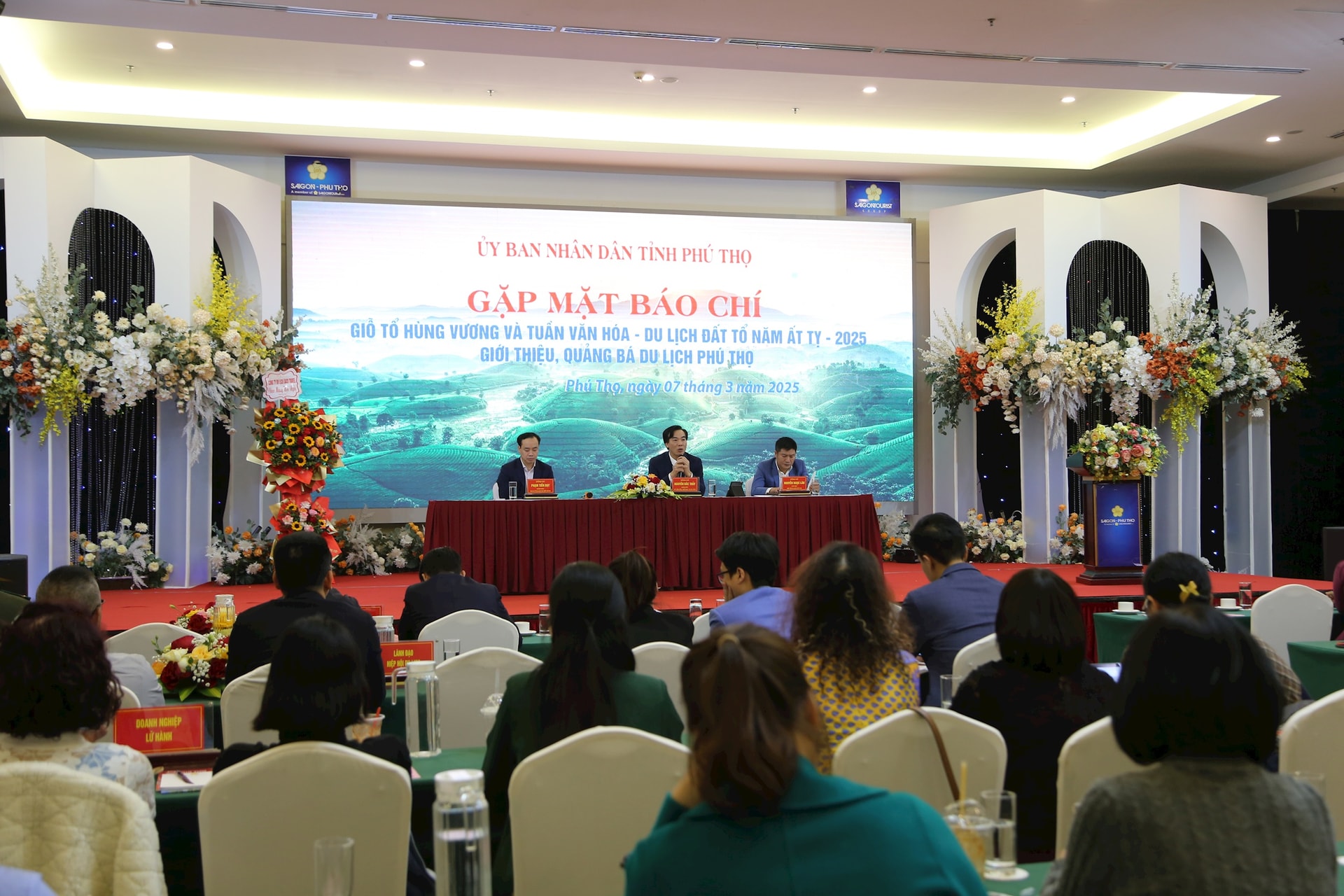 Toàn cảnh Hội nghị gặp mặt báo chí tại TP. Việt Trì, Phú Thọ. Ảnh: Linh Tâm Toàn cảnh Hội nghị gặp mặt báo chí tại TP. Việt Trì, Phú Thọ. Ảnh: Linh Tâm